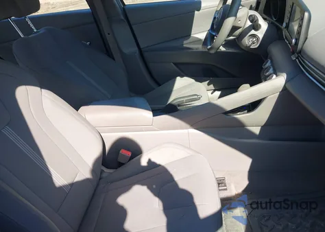 2021 Hyundai Elantra Se z USA, uszkodzony, nr VIN KMHLL4AG8MU181236